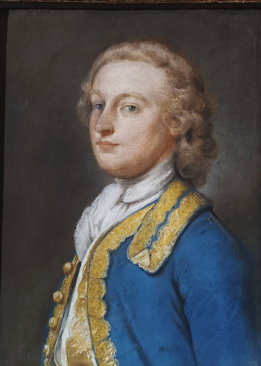 Late 18th Century Pastel Portrait Of A Gentleman-photo-2