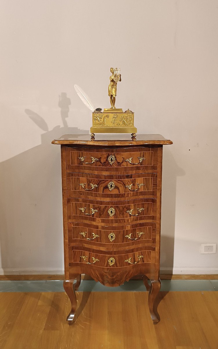  First Half Of The 19th Century Small Walnut Chest Of Drawers-photo-6