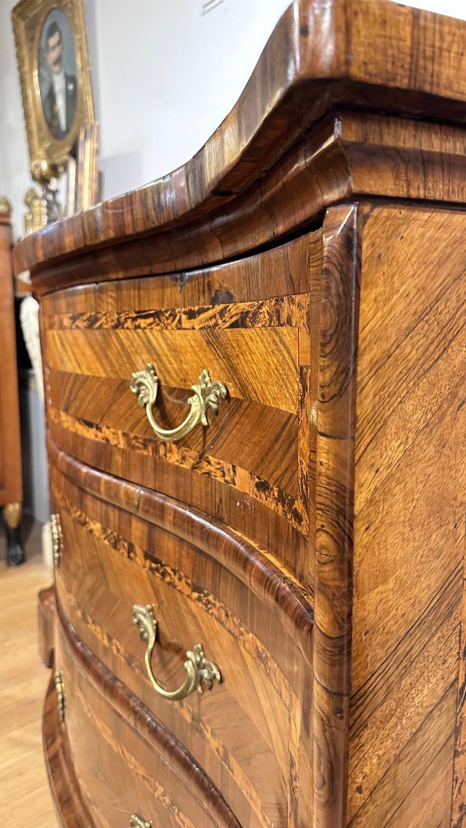First Half Of The 18th Century Venetian Chest-photo-2