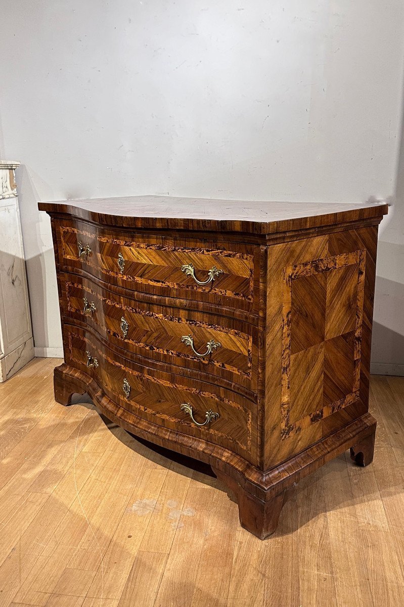 First Half Of The 18th Century Venetian Chest-photo-1