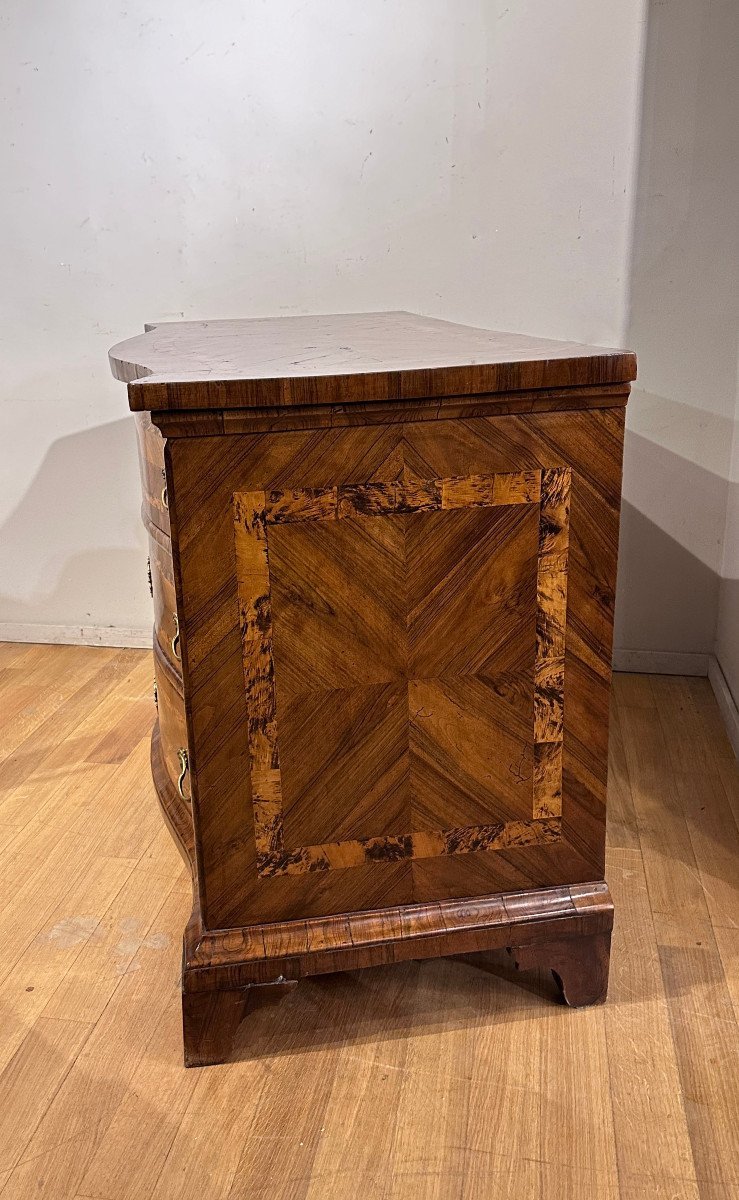 First Half Of The 18th Century Venetian Chest-photo-2