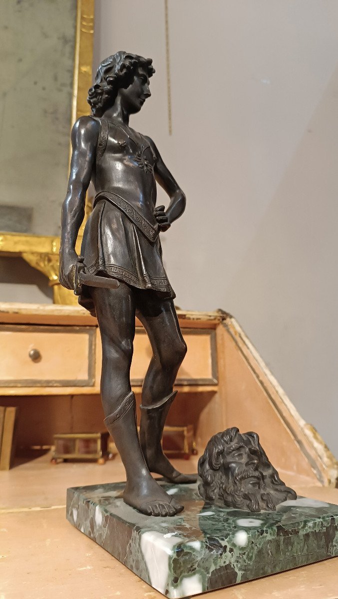 End Of The 19th Century Bronze Sculpture David And Goliath With Marble Base-photo-4