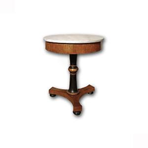 Early 19th Century Round Walnut Table With Marble Top 