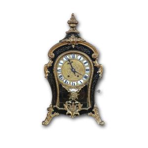 Mid-19th Century Louis XV Style Clock In Gilt Bronze And Inlays