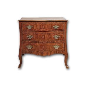 Mid-18th Centur Louis XV Walnut Chest Of Drawers