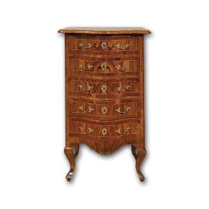  First Half Of The 19th Century Small Walnut Chest Of Drawers