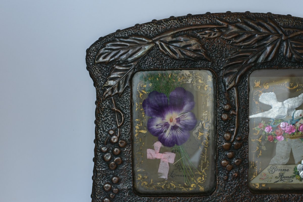 Cadre double porte-photographies Art Nouveau en métal repoussé, vers 1900-photo-3