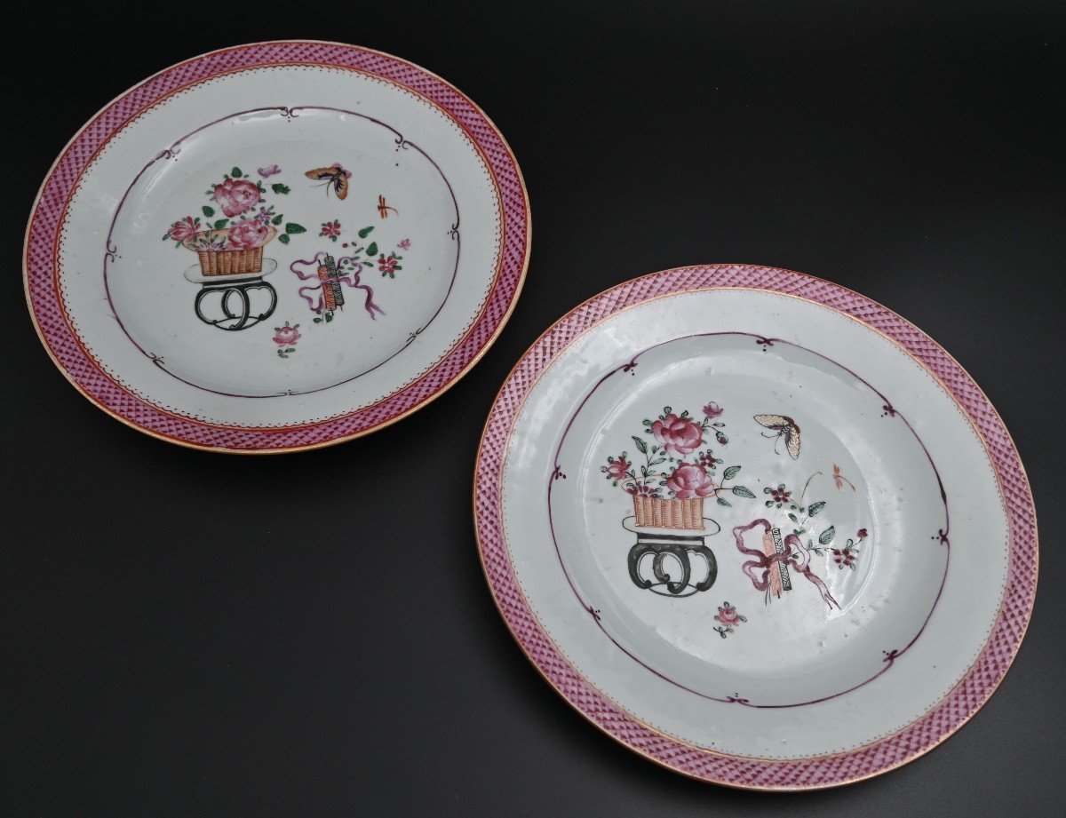 Paire d'Assiettes - Porcelaine - Famille Rose - Yongzheng - Chine - XVIII ème