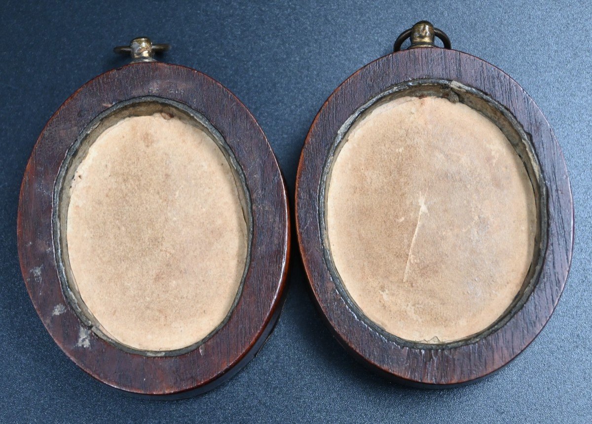 Paire De Miniatures Ovale Du XVIII Siècle-photo-3