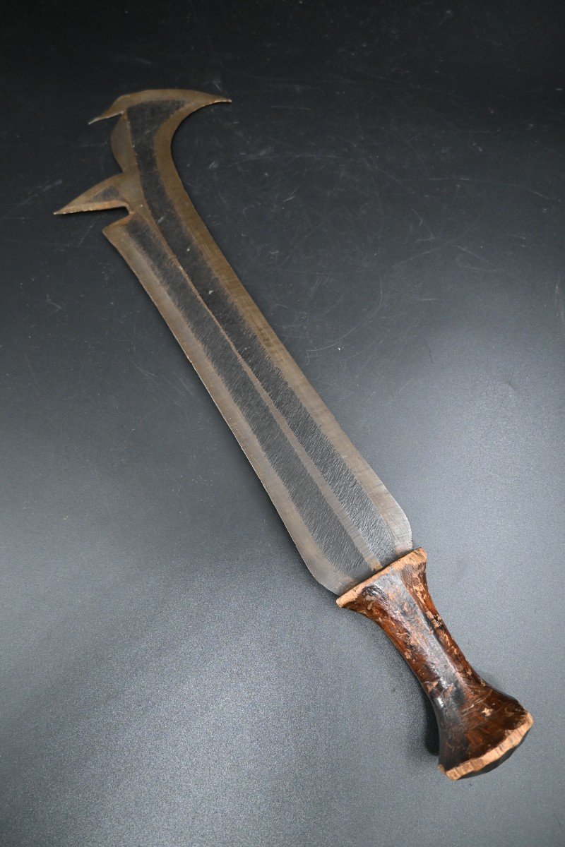 Prestige Knife With Asymmetric Heavy Brass Blade From The Konda Tribe, Dr Congo-photo-2