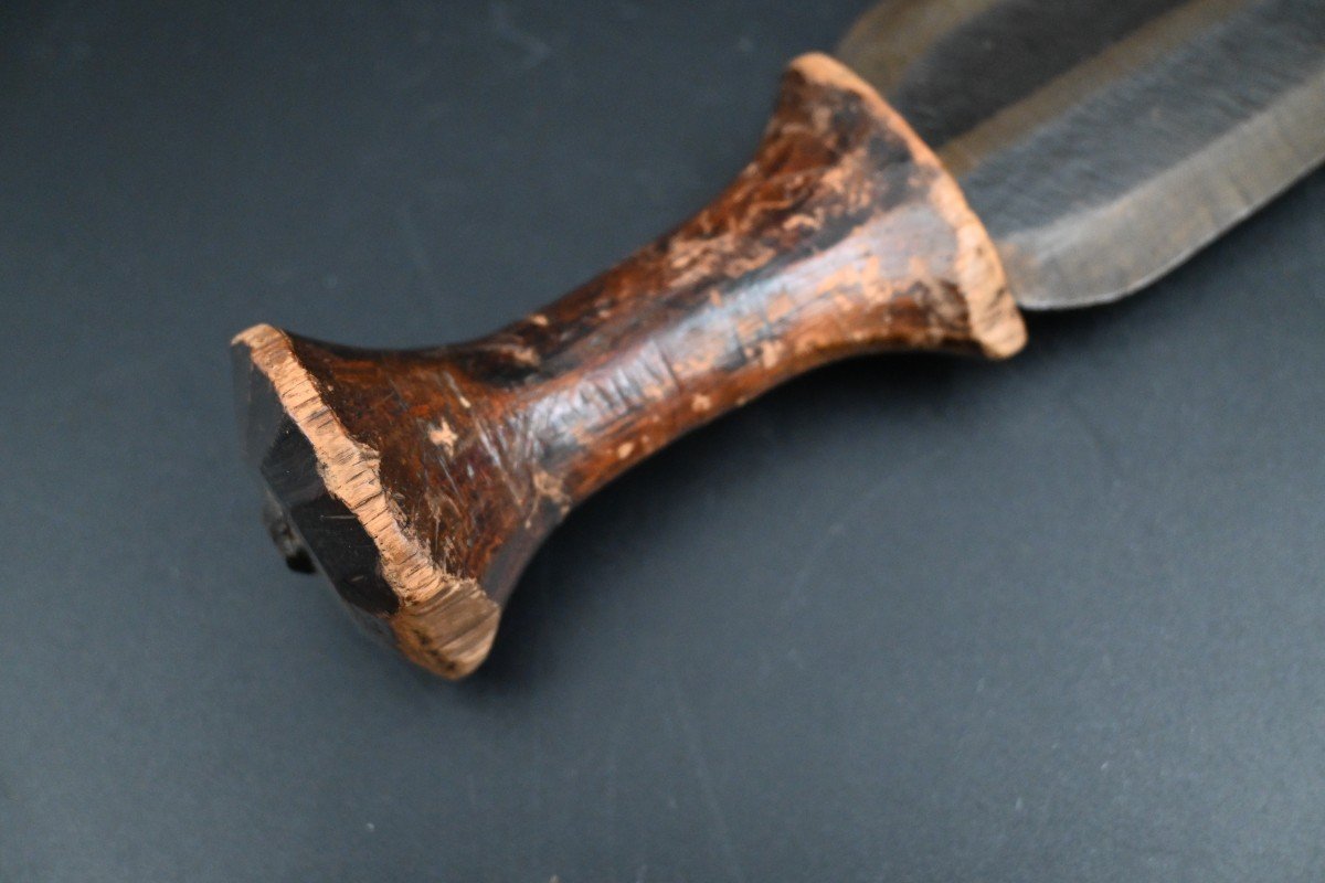 Prestige Knife With Asymmetric Heavy Brass Blade From The Konda Tribe, Dr Congo-photo-3