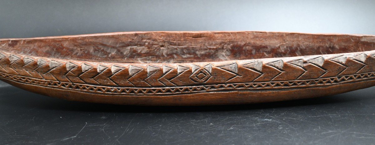 Culture Sepik, Papouasie-nouvelle-guinée , Coupe En Bois En Forme De Pirogue-photo-3