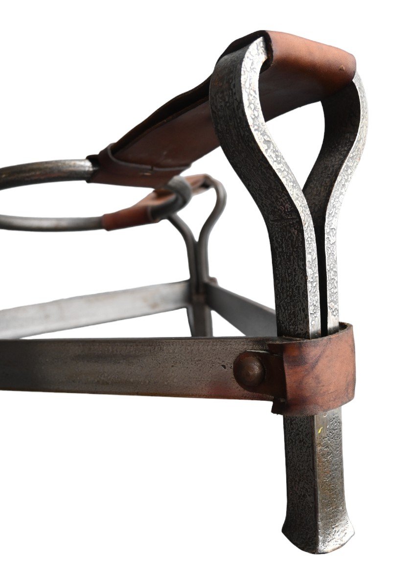 Jean Pierre Ryckaert, Une Table Basse Brutaliste En Fer Et Cuir Des Années 1950-photo-1
