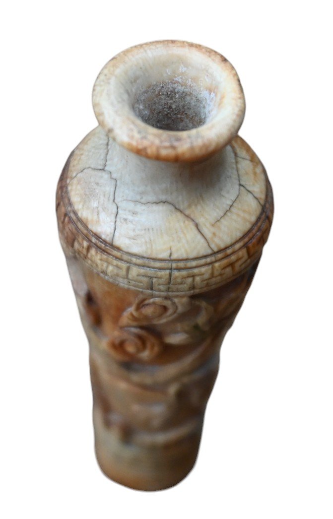 Vase Meiping Chinois Sculpté Miniature d'époque Ming à Décor De Dragon-photo-1