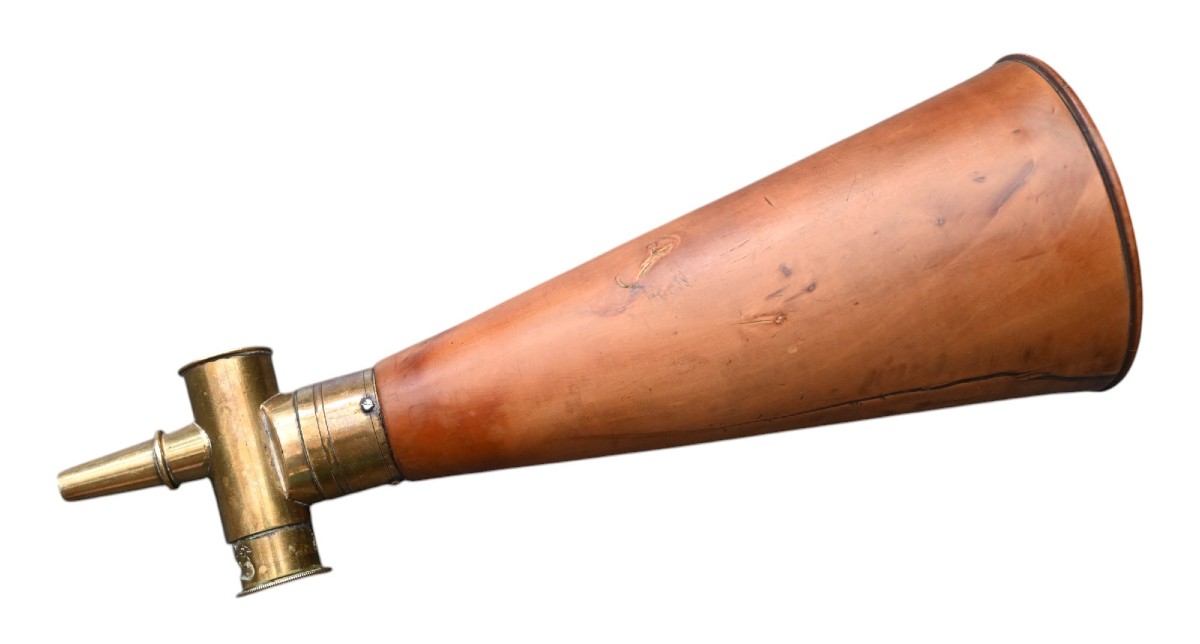 Antique 19th Century Boxwood Powder Horn For Black Powder