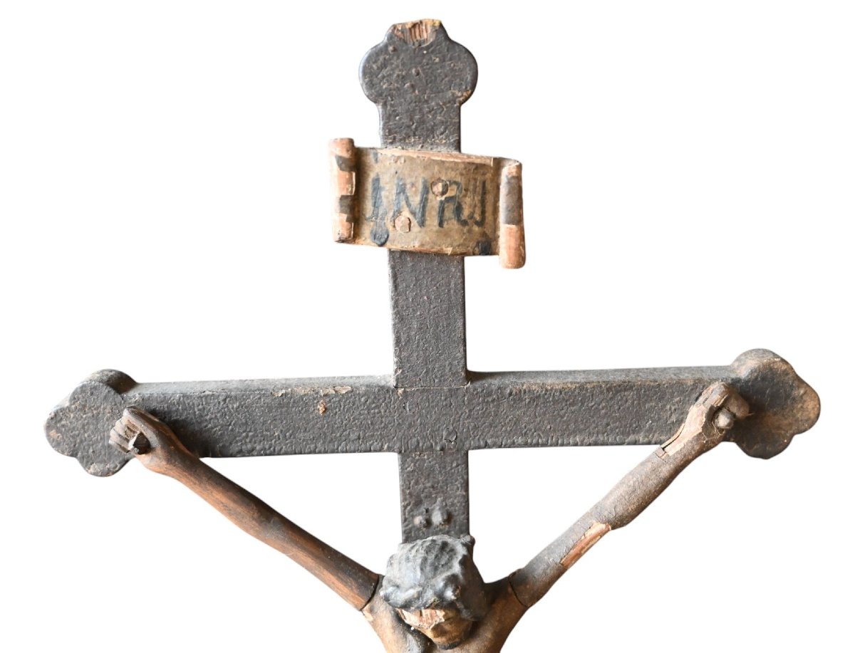Statue antique en bois polychrome de crucifix du XVIIIe siècle-photo-3