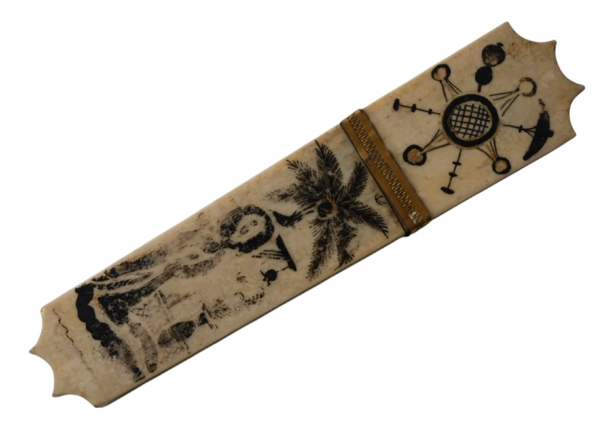 Etui à Aiguilles En os Du XIXe Siècle