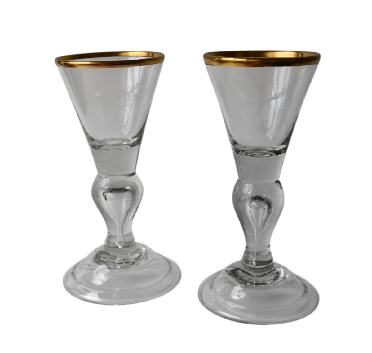 Paire de grands verres à vin du XVIIIe siècle, pied plein et larme d'air, vers 1750-photo-2