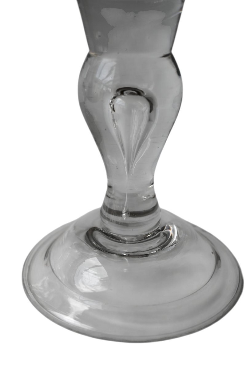 Paire de grands verres à vin du XVIIIe siècle, pied plein et larme d'air, vers 1750-photo-4