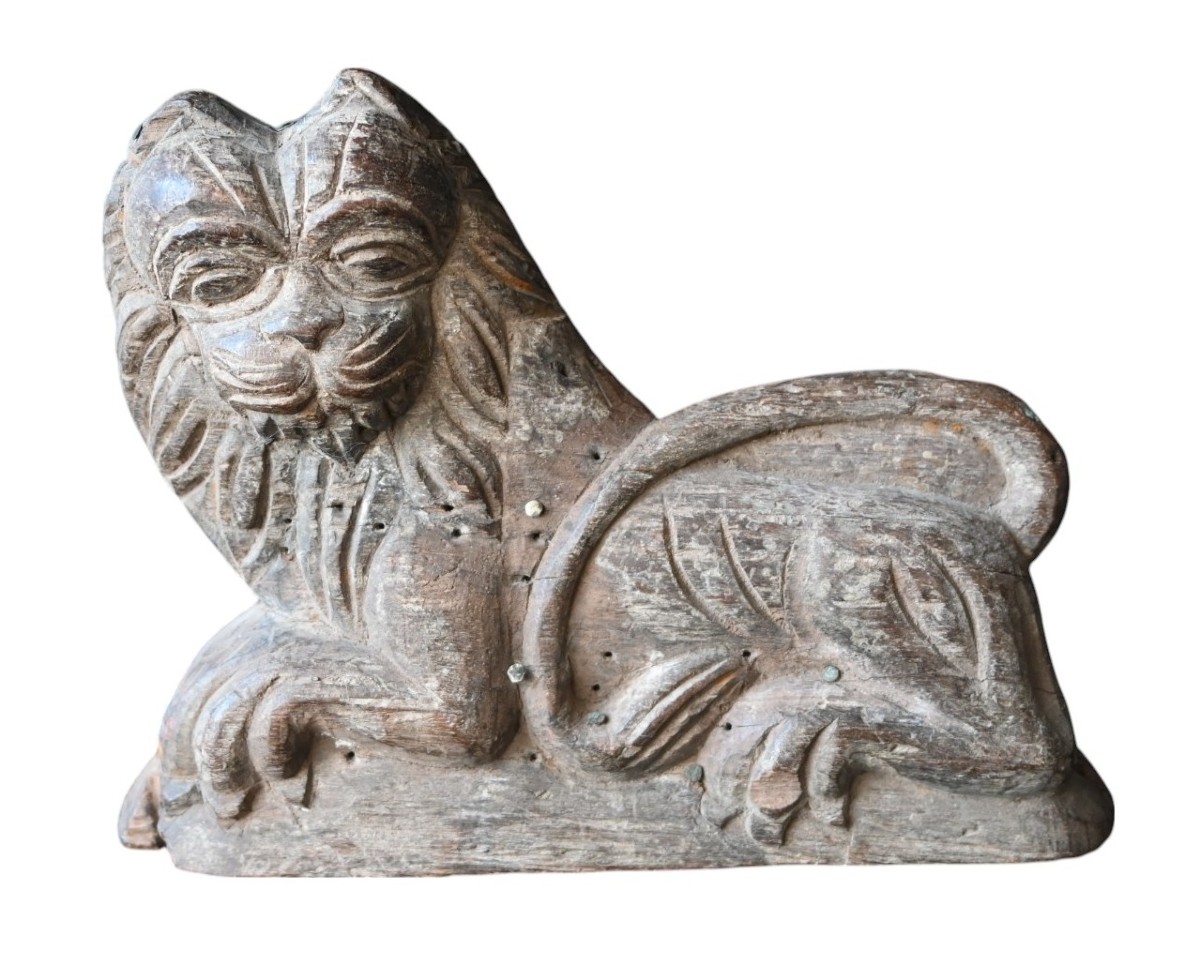 Figure de Lion en Teck Sculpté à la Main – XIXe Siècle – Origine Asie du Sud