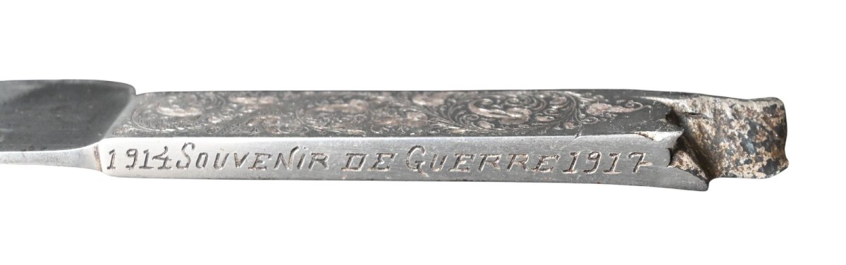 Objet  de tranchée WWI – “Souvenir de Guerre 1914–1917” – Fabriqué à partir d’un éclat d’obus-photo-3