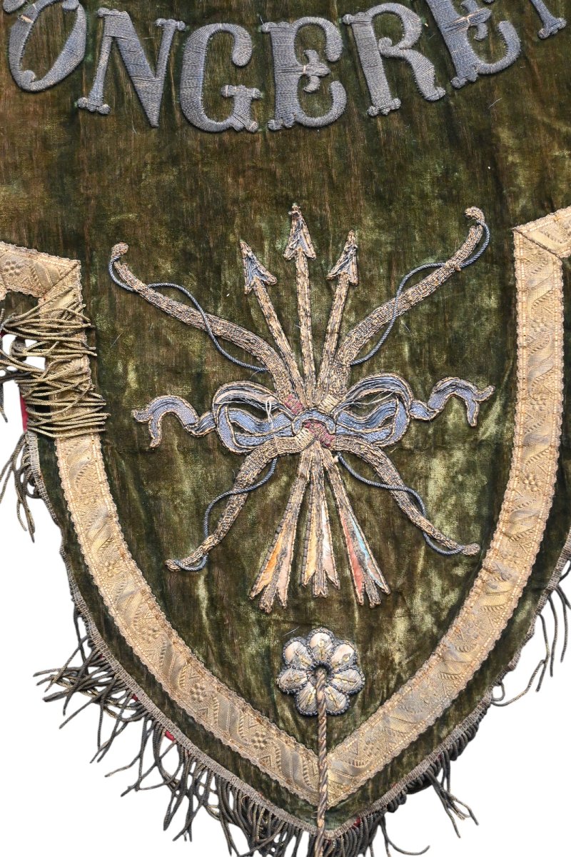 Grand drapeau cérémoniel historique – Confrérie Royale de l’Arbalète Saint Sébastien – Tongres -photo-1
