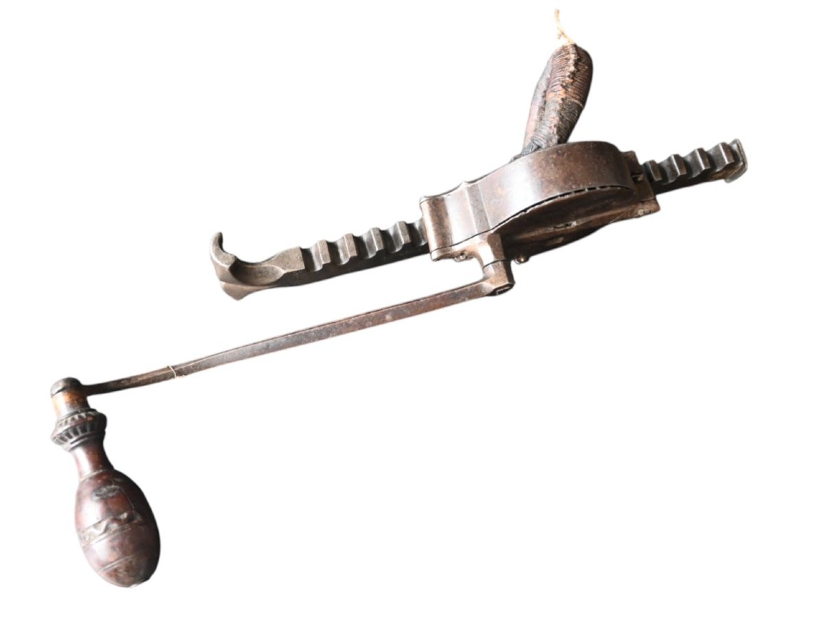 Crémaillère de chasse Renaissance, datée 1589 — Avec poinçon d’atelier dans un écu-photo-1