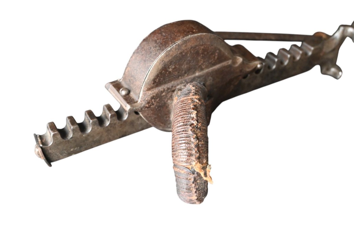 Crémaillère de chasse Renaissance, datée 1589 — Avec poinçon d’atelier dans un écu-photo-5