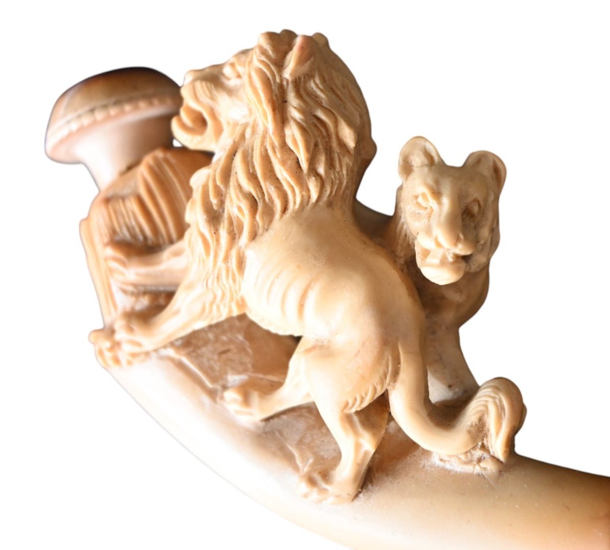 Pipe Ancienne en Écume de Mer Sculptée – Lion & Lionne – Étui d’Origine -photo-2