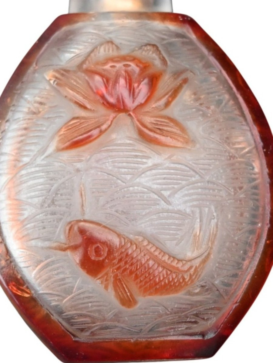 Peking Glass Tobacco Bottle – Fish And Lotus – Circa 1890–1920-photo-2