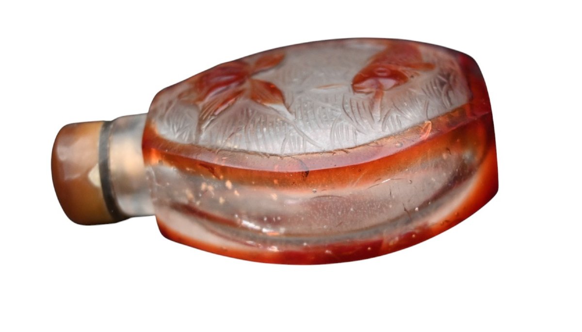 Peking Glass Tobacco Bottle – Fish And Lotus – Circa 1890–1920-photo-3