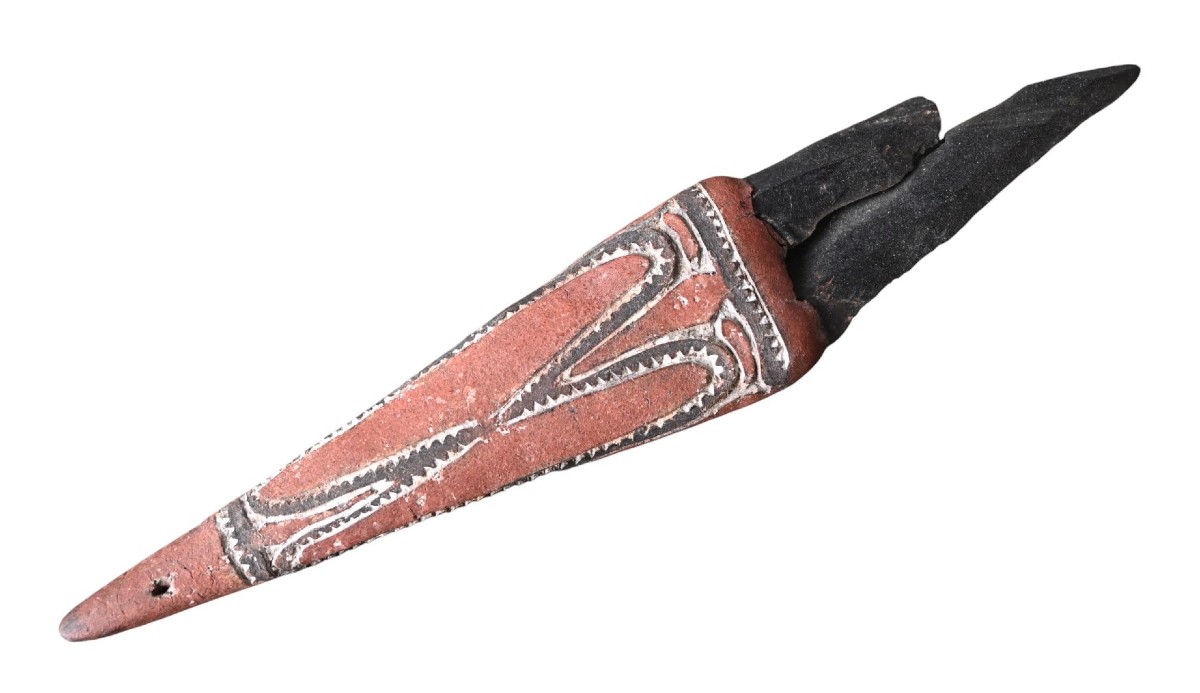 Couteau cérémoniel en obsidienne – Îles de l’Amirauté, Papouasie-Nouvelle-Guinée, début du XXᵉ 