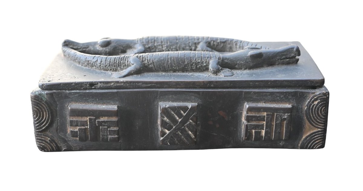 Ashanti Bronze Gold Powder Box, Decorated With Two Crocodiles – Ghana, Late 19th Century -photo-3