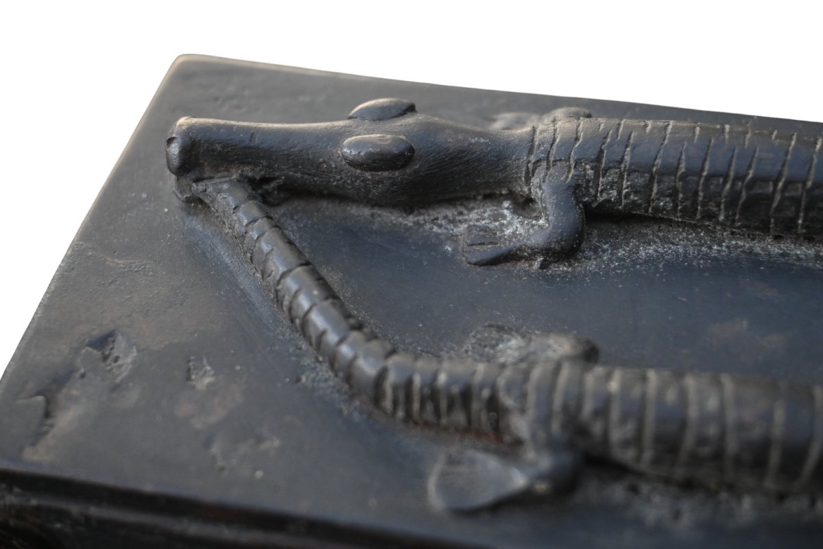 Ashanti Bronze Gold Powder Box, Decorated With Two Crocodiles – Ghana, Late 19th Century -photo-7