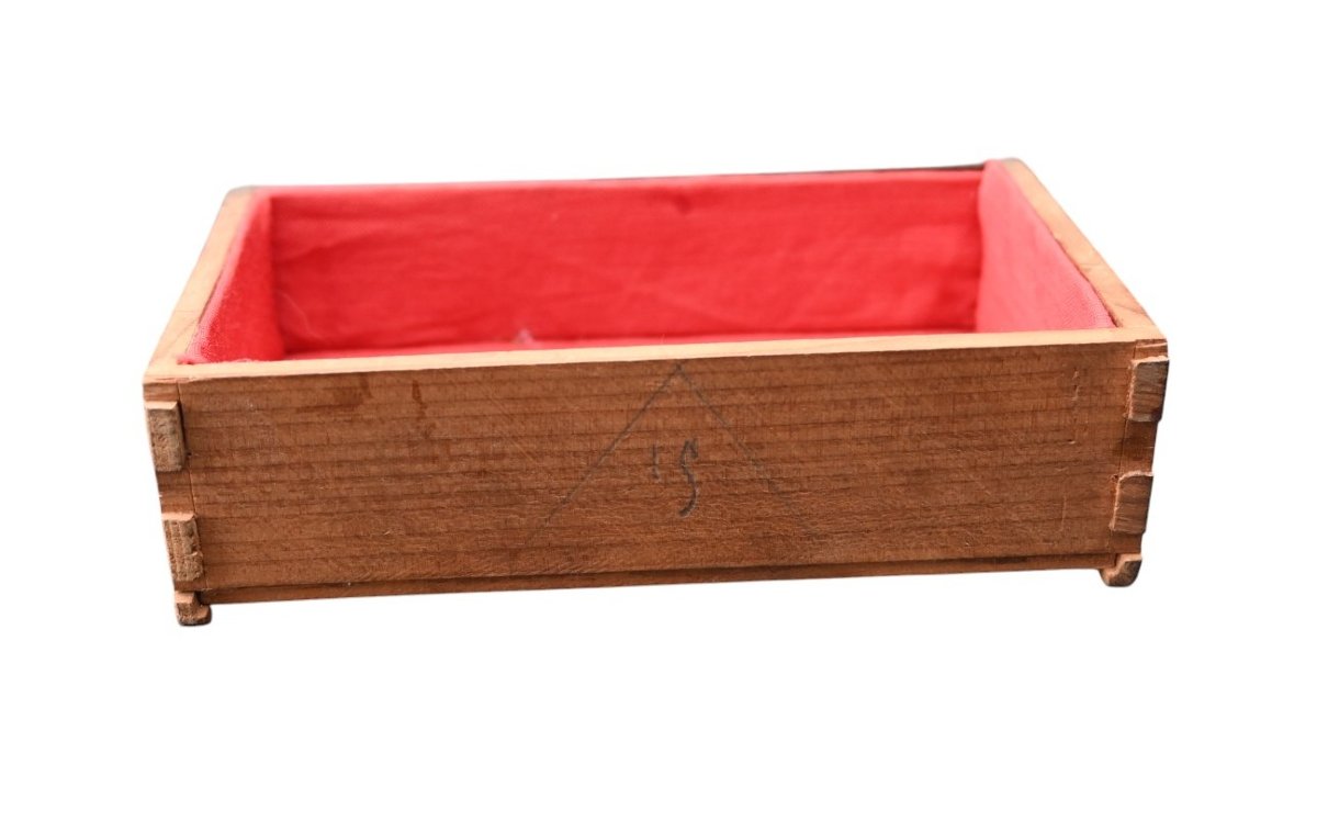 Charmant meuble miniature de type secrétaire / maîtresse, fin XIXe siècle (vers 1870–1900).-photo-5