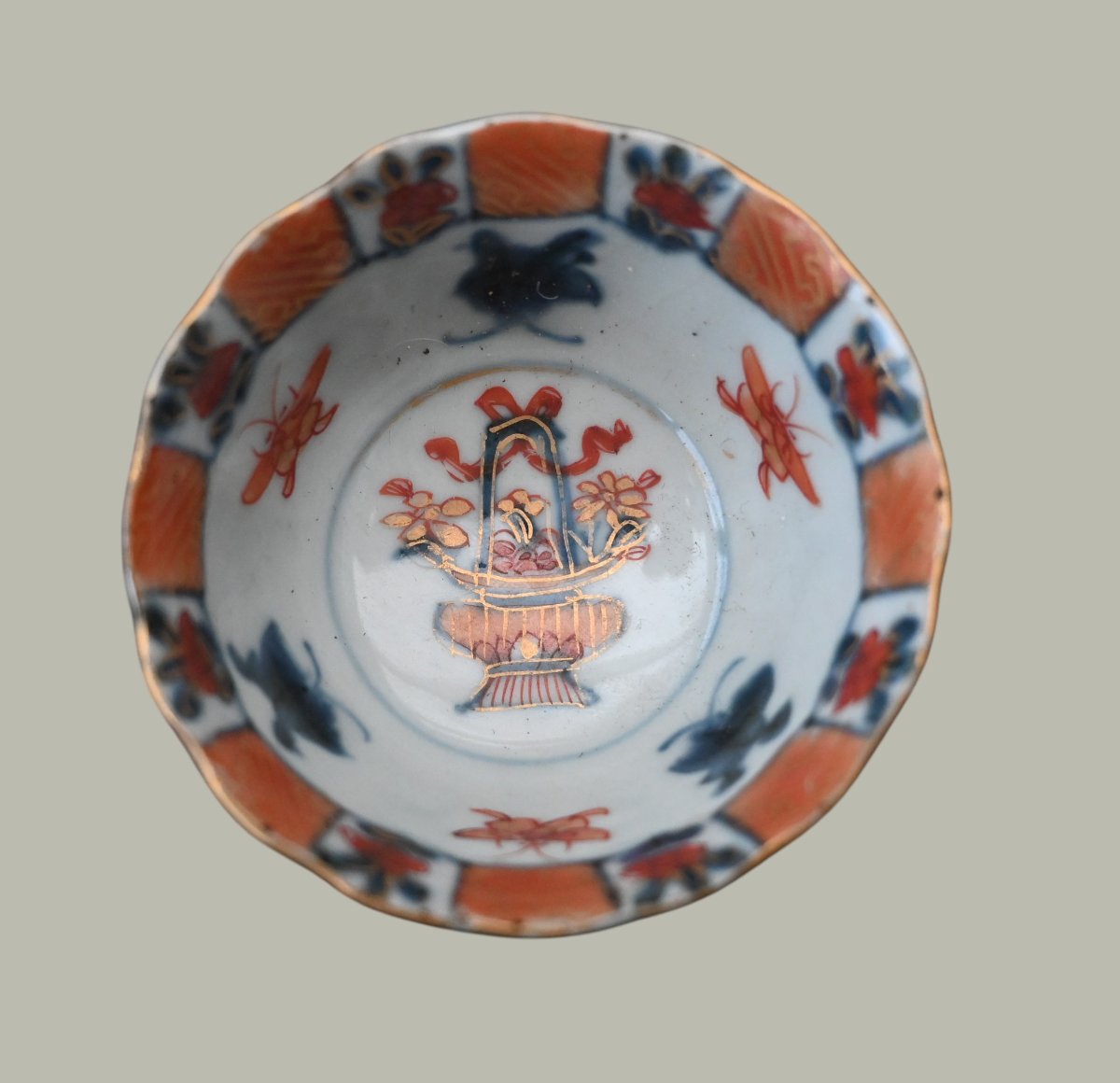 Paire de tasses et soucoupes « café-au-lait » en porcelaine chinoise Imari – Époque Qianlong -photo-3