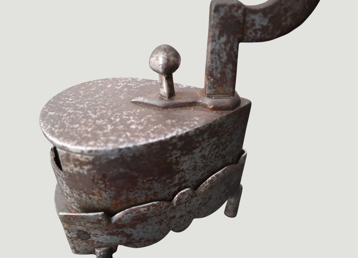 Antique Stone Iron, Complete With Tripod-photo-3
