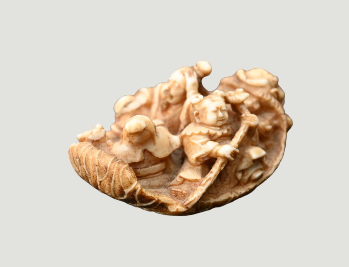 Japanese Netsuke "characters In A Shell With Dragon" Signed Mitsutoshi (kyoto),-photo-1