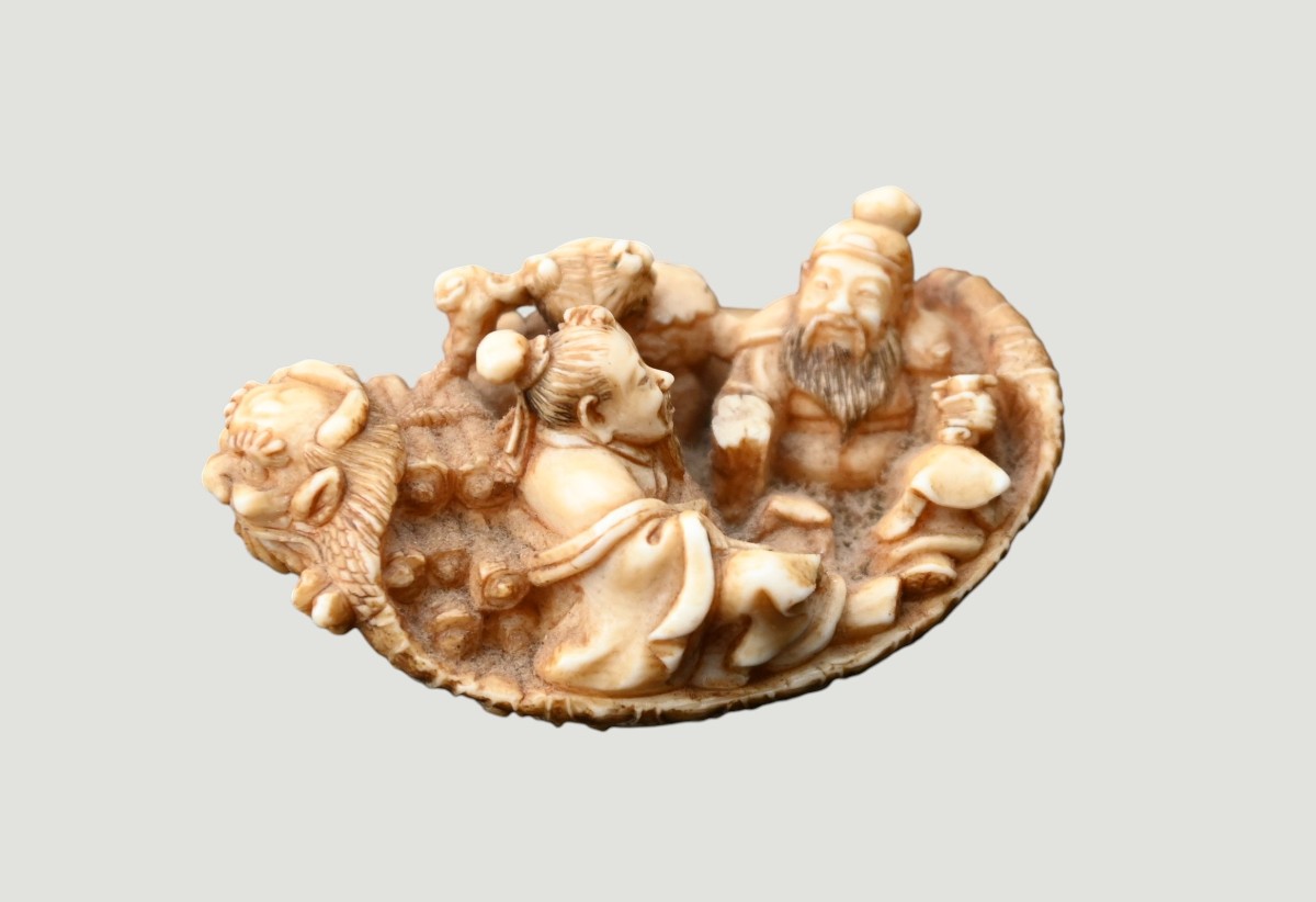 Japanese Netsuke "characters In A Shell With Dragon" Signed Mitsutoshi (kyoto),