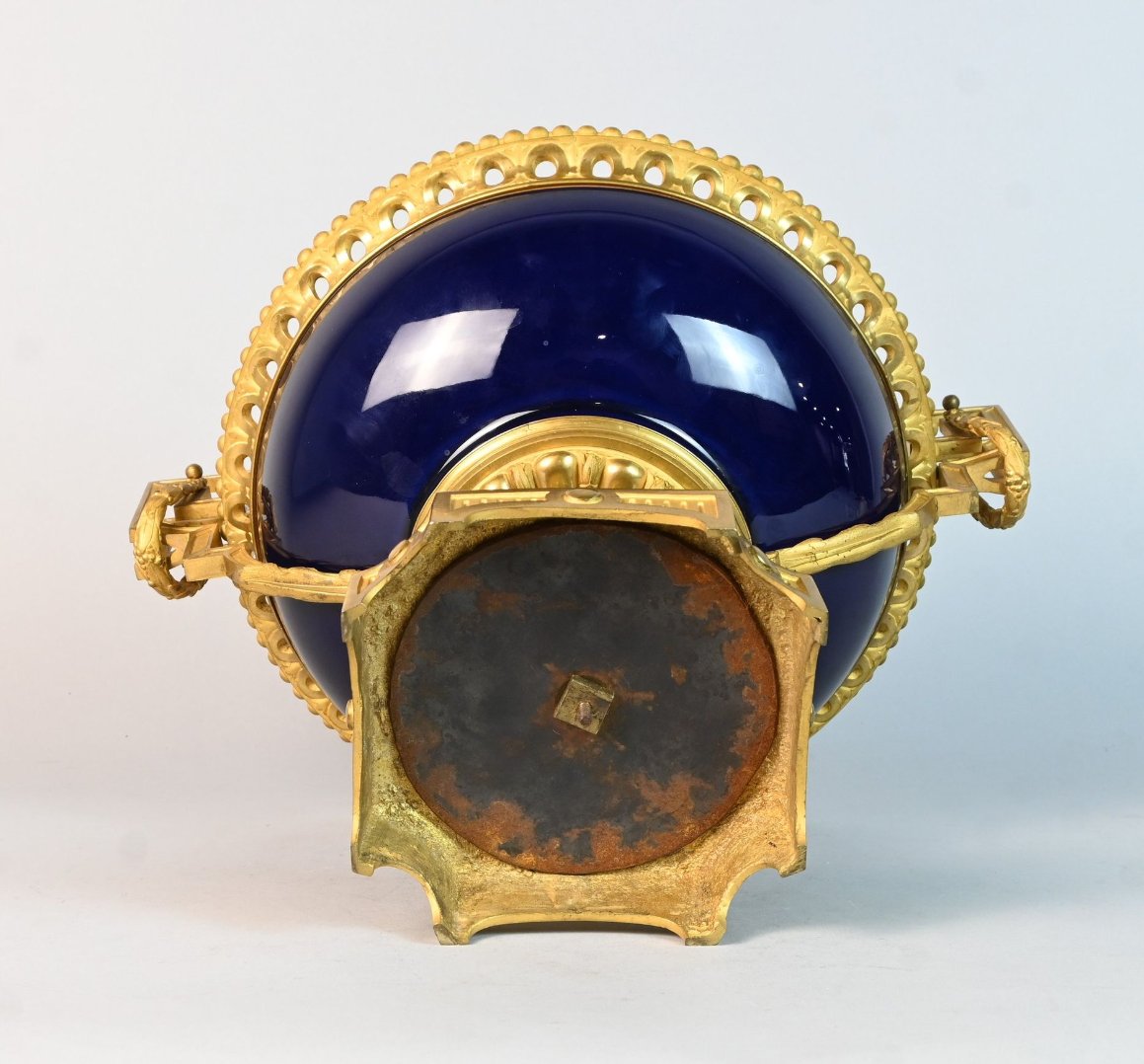 Coupe en porcelaine de Sèvres montée en bronze doré – France, XIXe siècle-photo-1