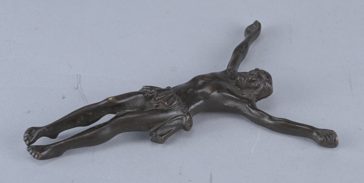 Corpus du Christ en bronze, XVIe siècle -photo-3