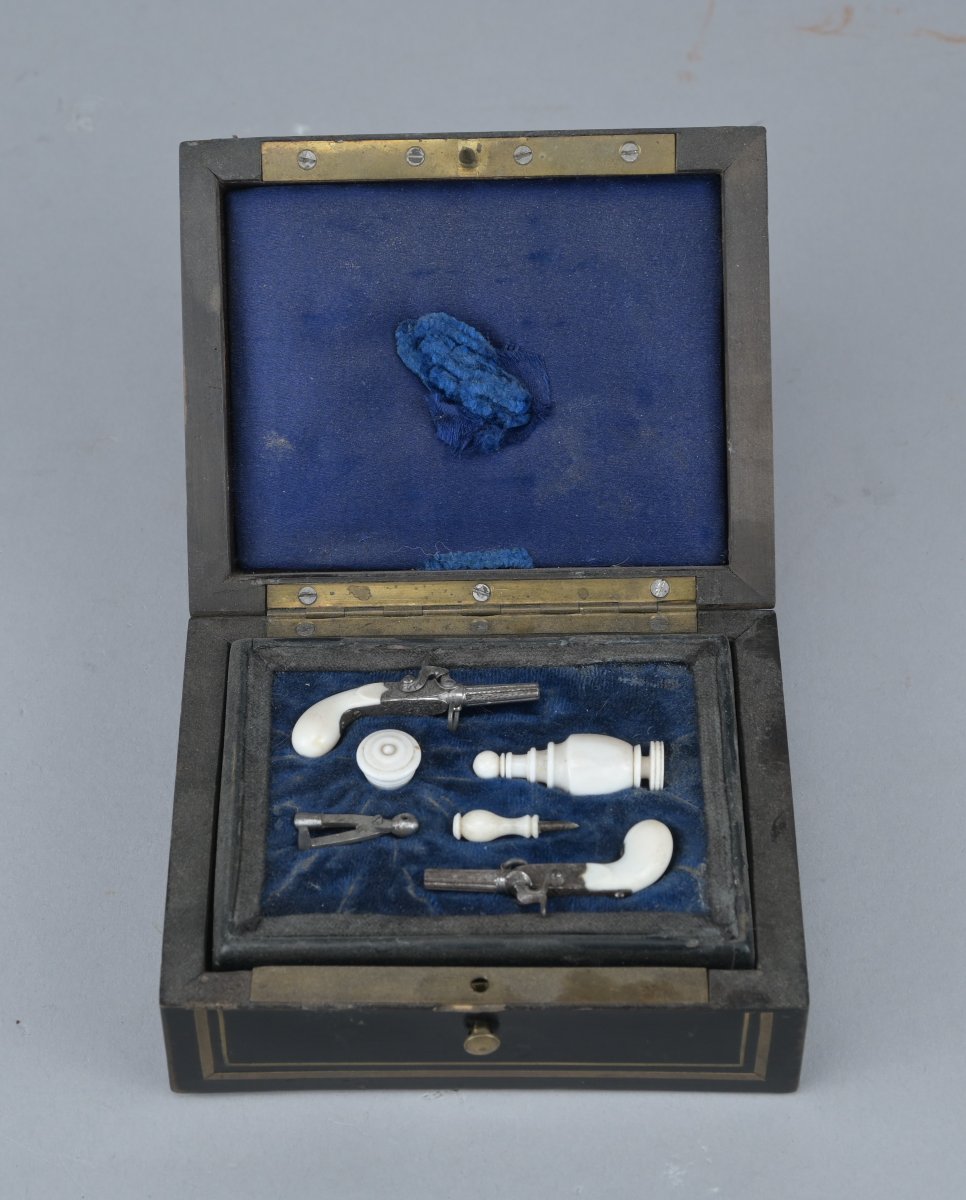 Paire de pistolets miniatures de maîtrise, Liège