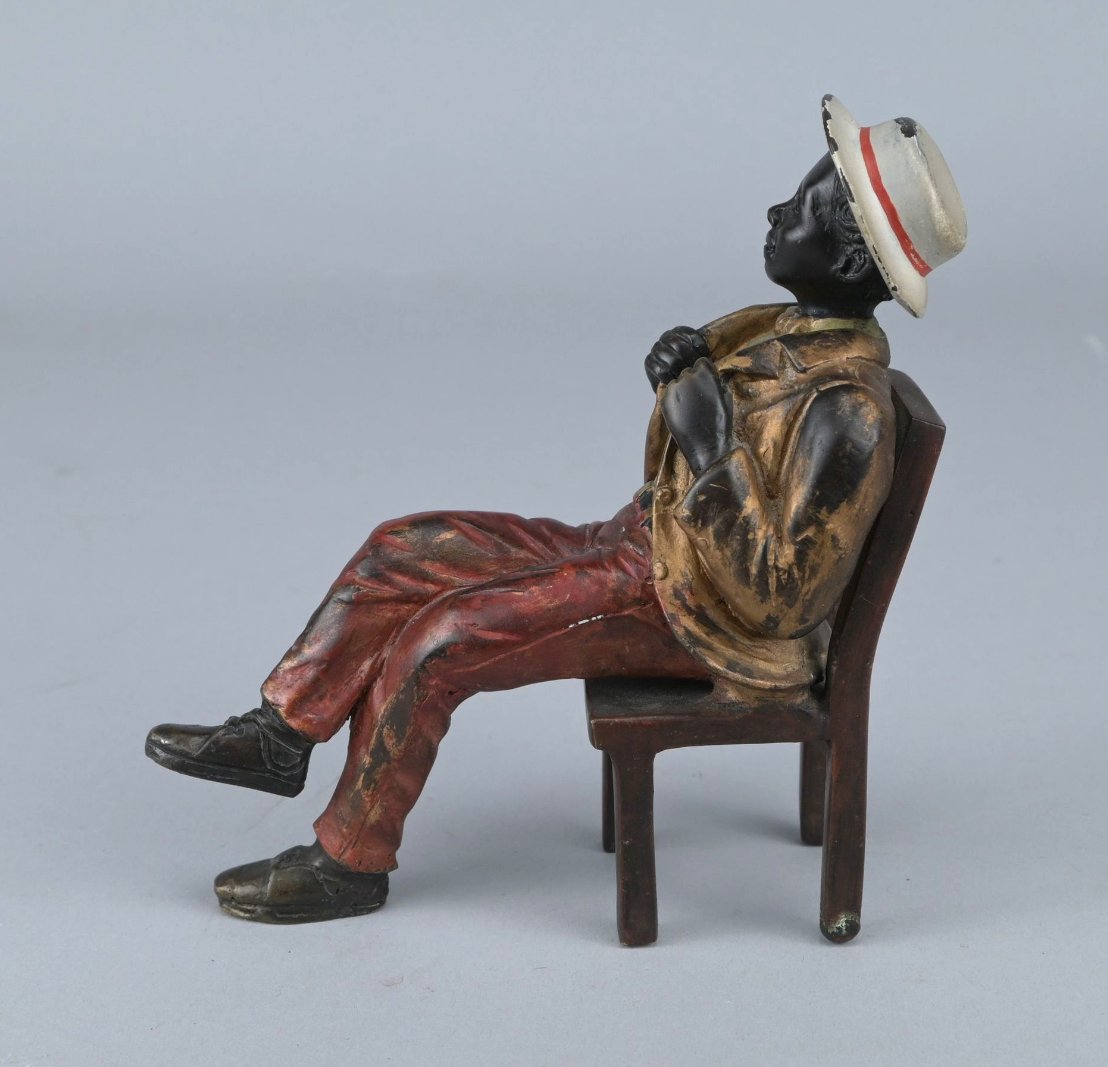  Bronze de Vienne polychrome représentant un jeune garçon assis, début du XXe siècle-photo-3