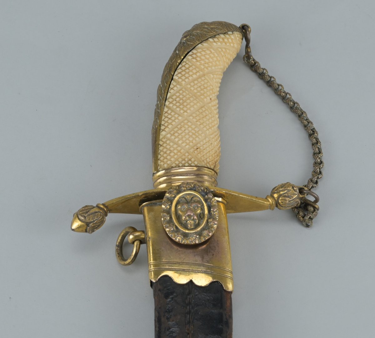 Dague d’officier de marine de l’époque géorgienne, à montures dorées et fourreau en cuir-photo-1