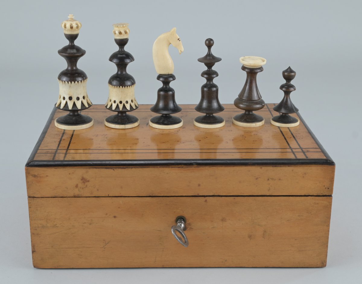 Complete Antique Chess Set Made Of Wood And Bone, Probably English, 19th Century-photo-1