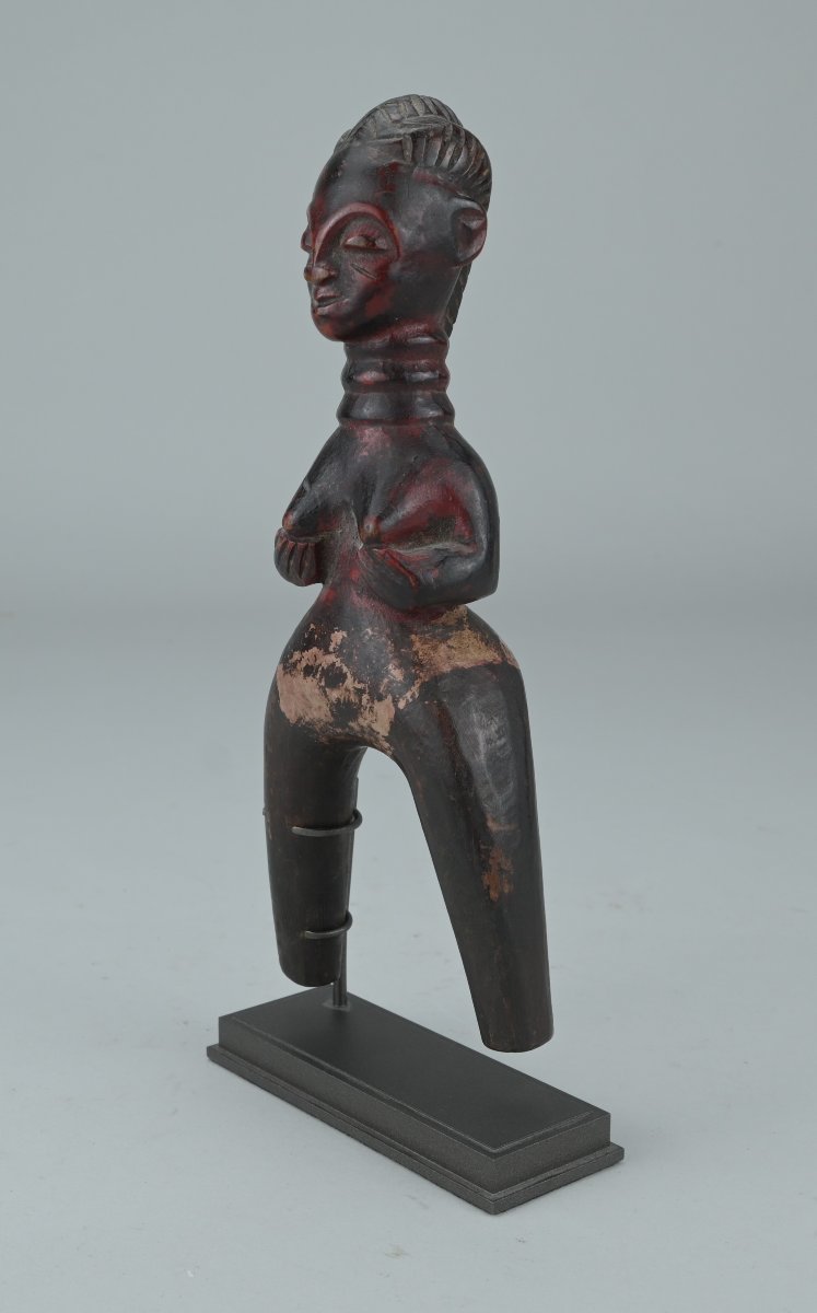 Lance-pierre figuratif Baoulé — Côte d’Ivoire, début du XXe siècle-photo-2