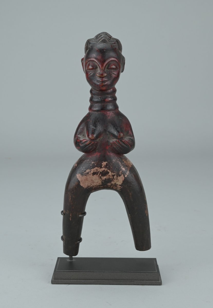 Lance-pierre figuratif Baoulé — Côte d’Ivoire, début du XXe siècle