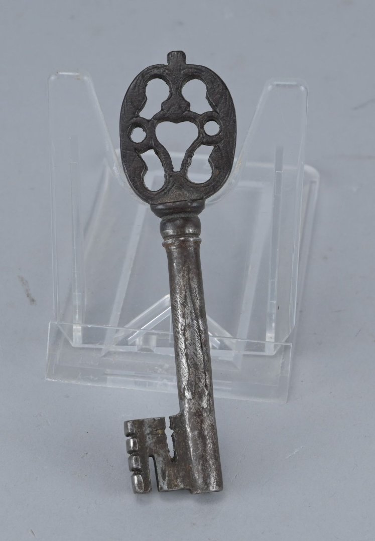 Large Wrought-iron Key, 16th–17th Century-photo-3