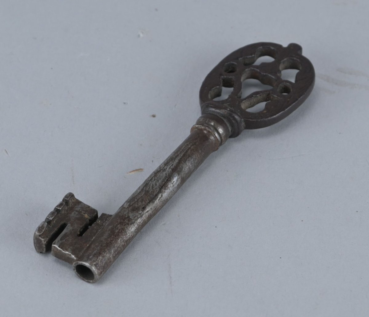 Large Wrought-iron Key, 16th–17th Century-photo-4