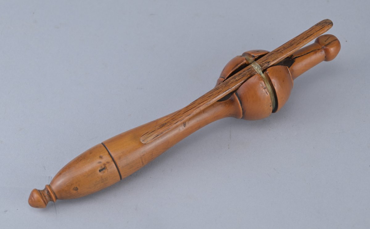 School Clicker Made Of Turned Boxwood, 19th Century-photo-2